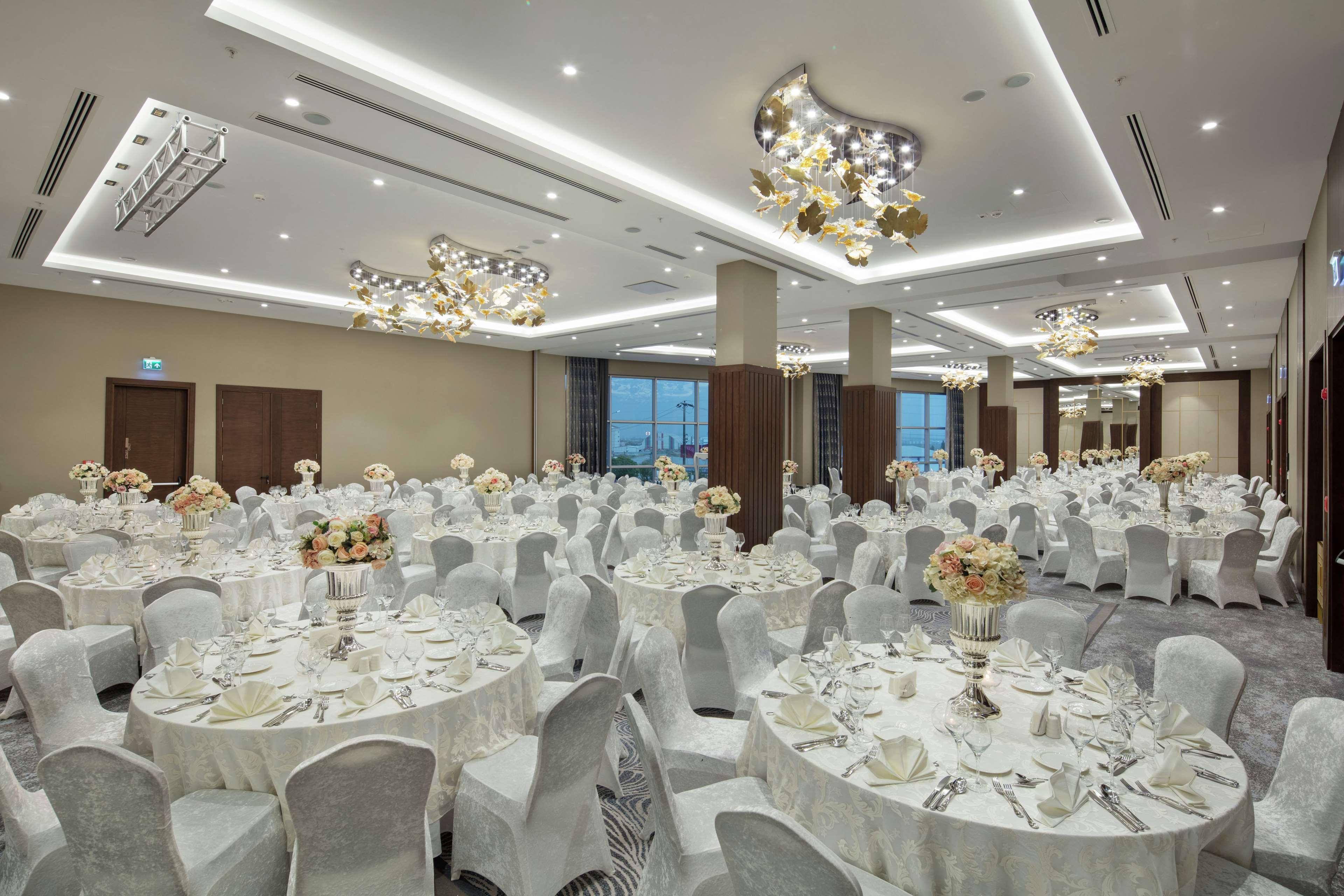 Doubletree By Hilton Afyonkarahisar Hotel Buitenkant foto